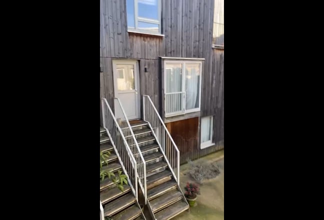 Bright ensuite Room with private Terrace  Main Photo