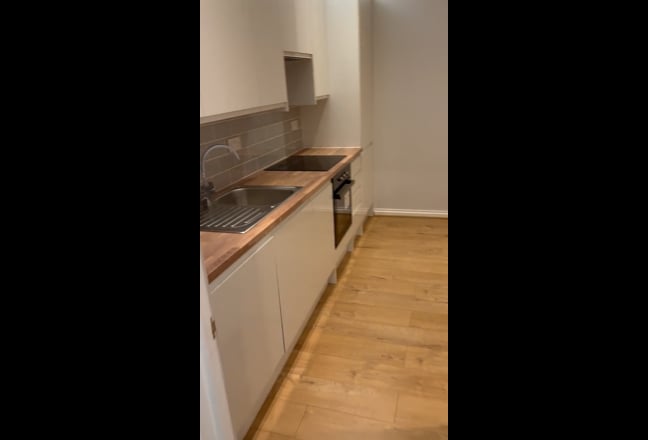 Friendly Professional House Share Main Photo