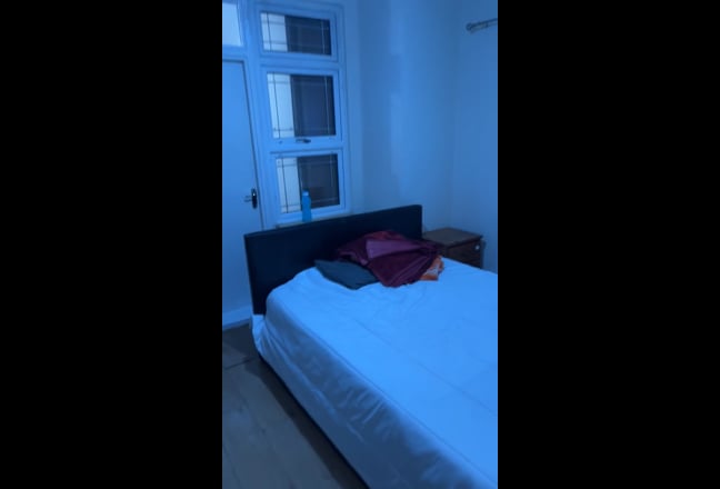 Large one bed flat cowley road IG1 3JL. Main Photo