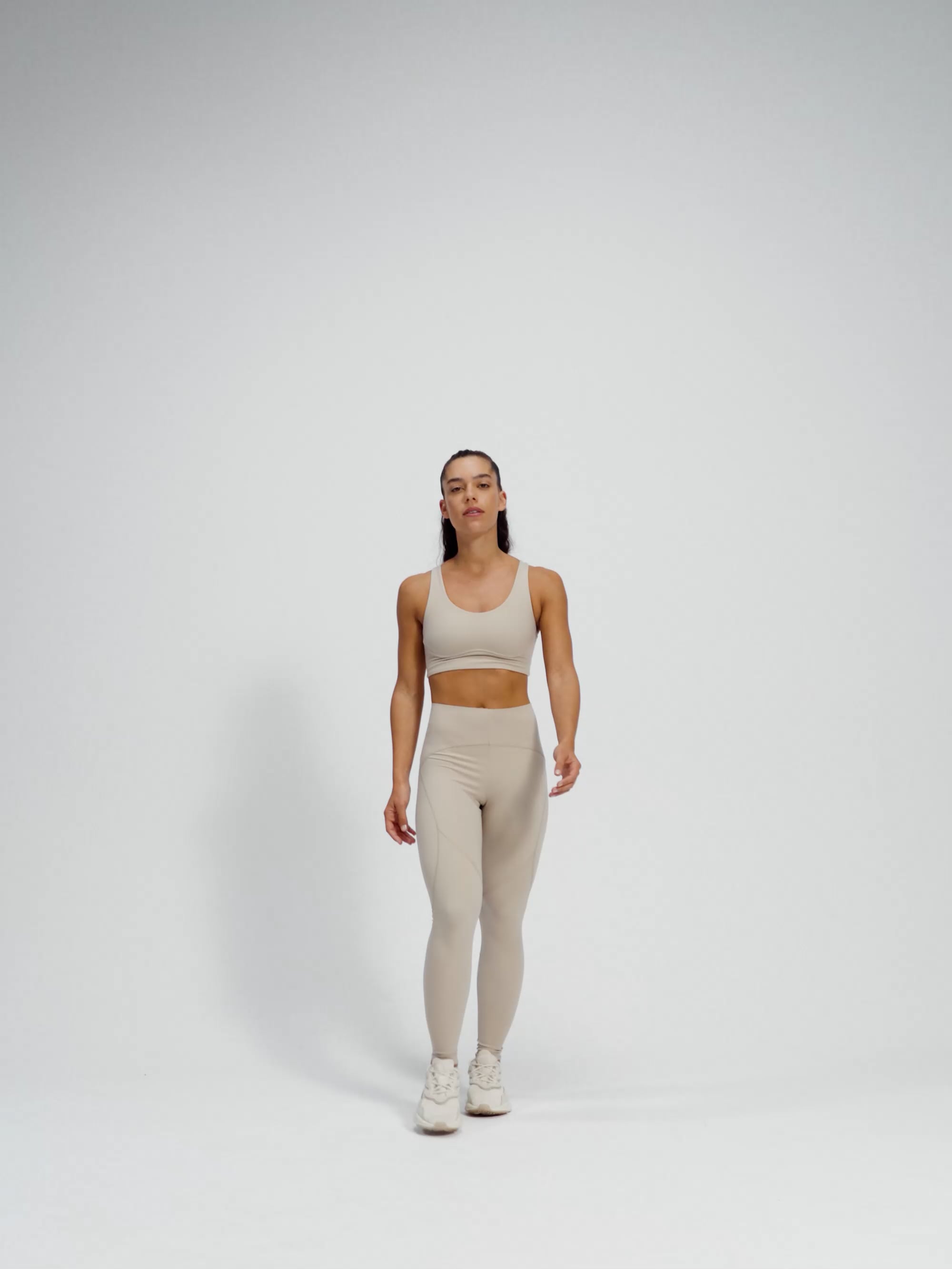 חזיית ספורט גב Y מבד petra