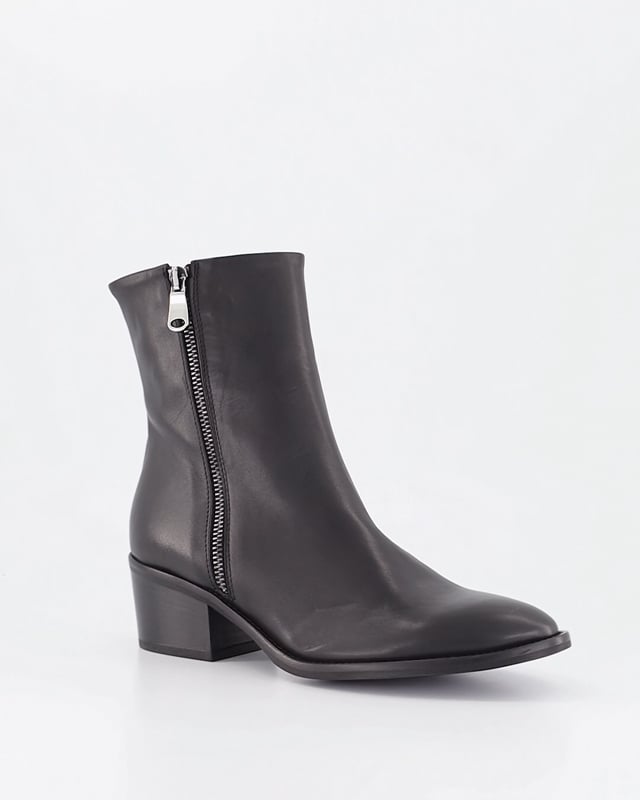 ETCH / Black