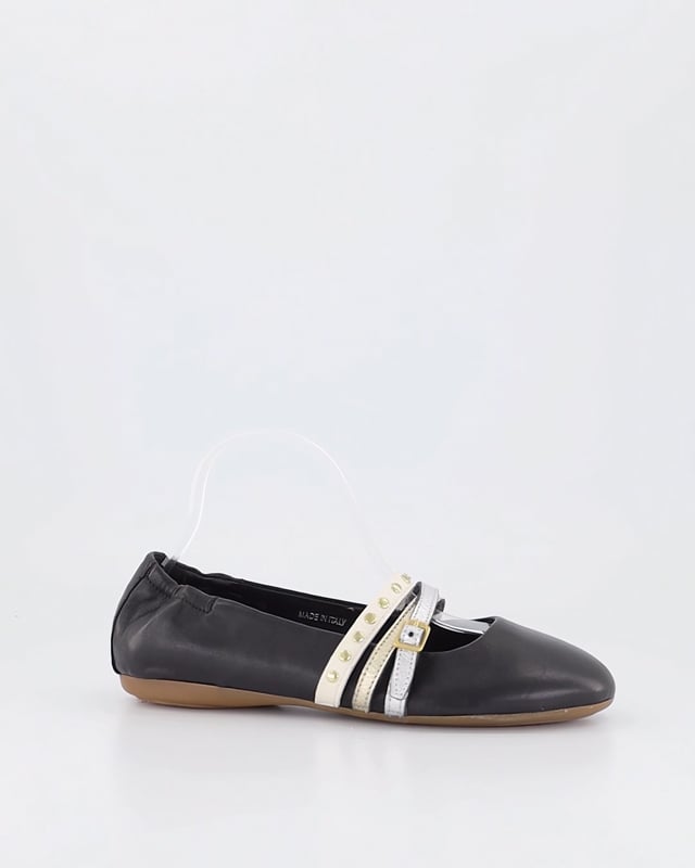 EASEY / Black