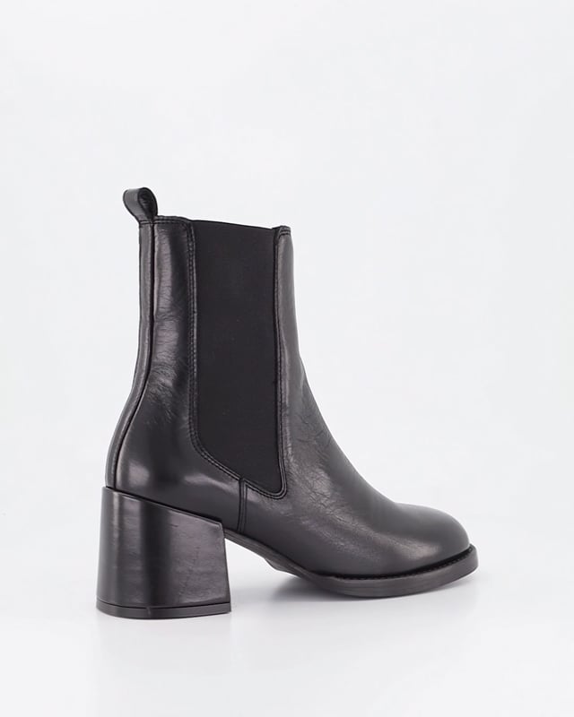CAMYRN / Black