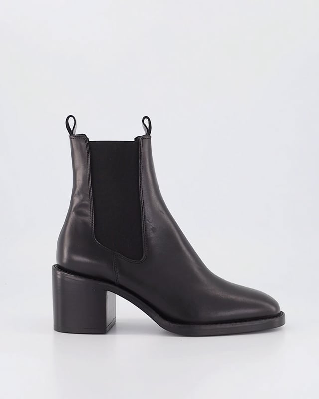 CHANTEL / Black