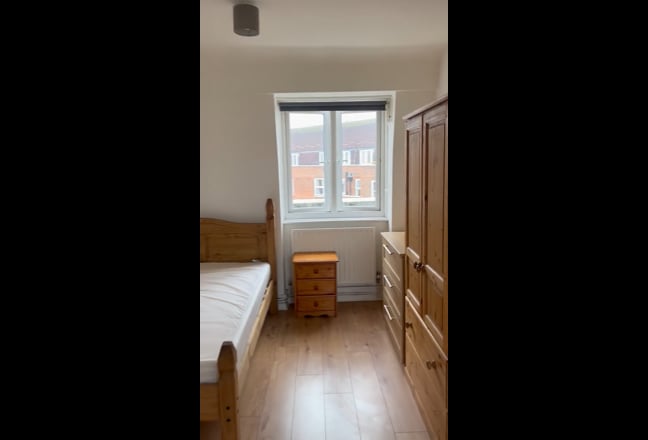 Large en-suite Room Main Photo