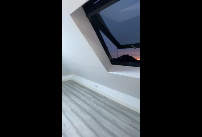 Double Room Available Now! Main Photo