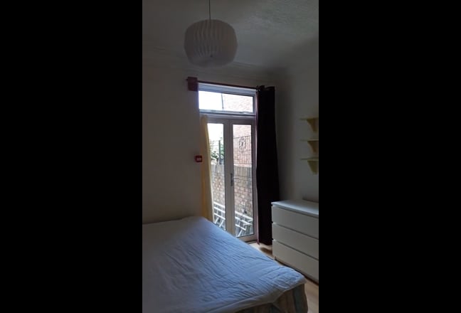  Double room to rent Main Photo