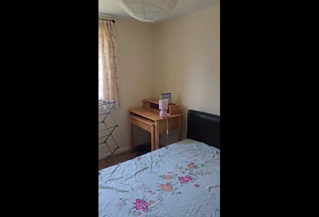 En-suite room to rent in EH9 Main Photo