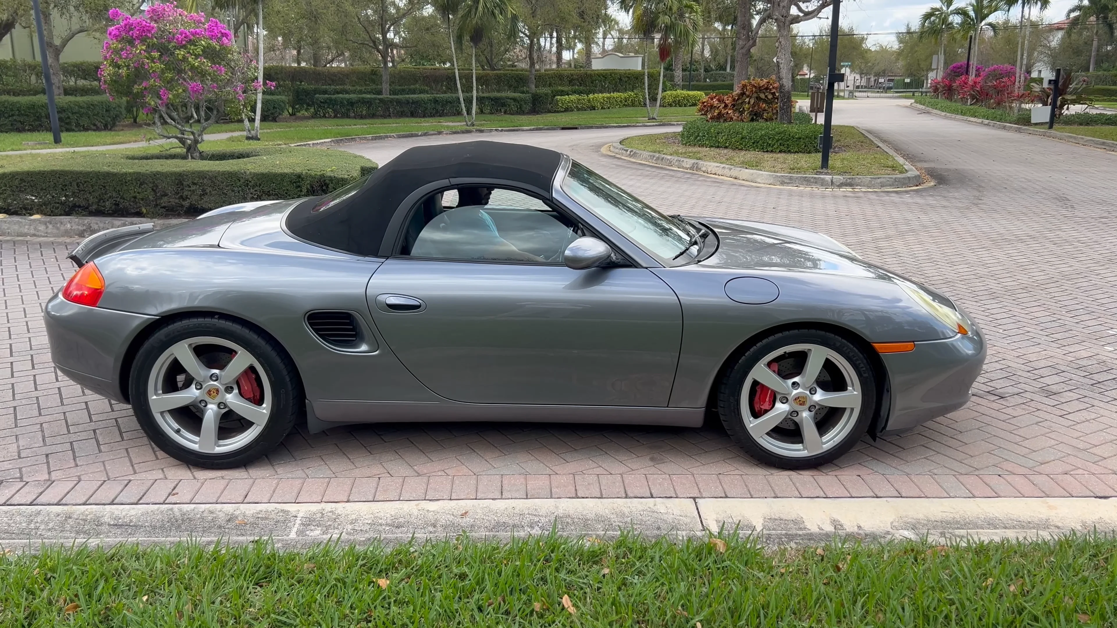 Porscheベア PORSCHE LIFF STYLE】 ◾︎モータースポーツベア フワフワで
