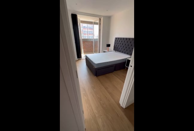 2b2b Double room with en-suite with balcony   Main Photo