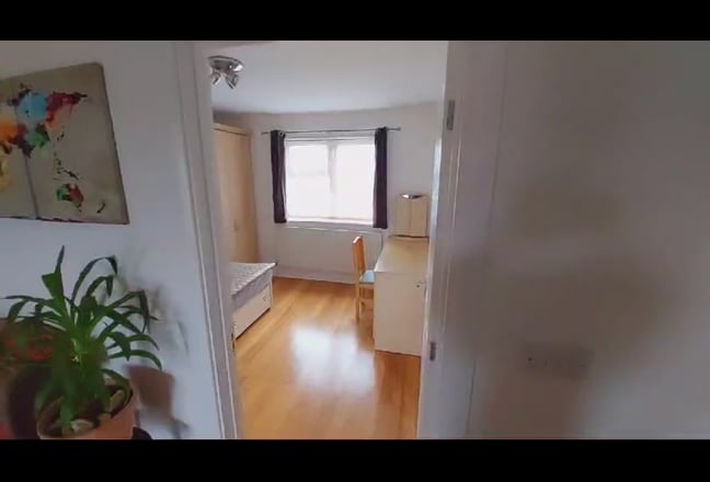 Room in Barking Main Photo