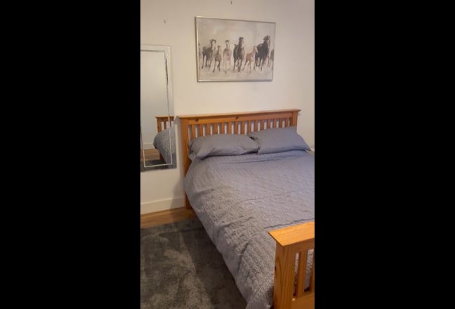 Spacious Double room to rent Main Photo