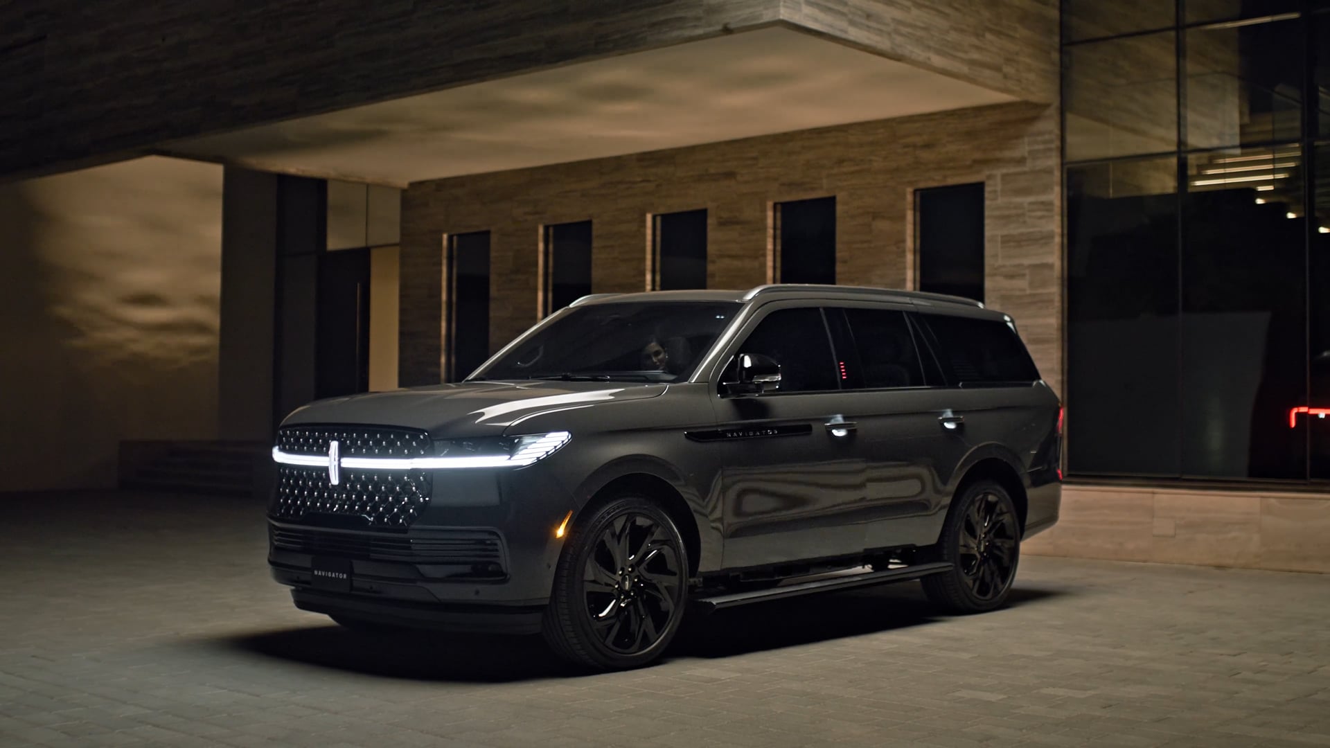 Lincoln Navigator - Arrival - Director's Cut