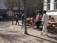 L'Escola Empúries celebra la 'Moguda Pati' i visita l'Ajuntament