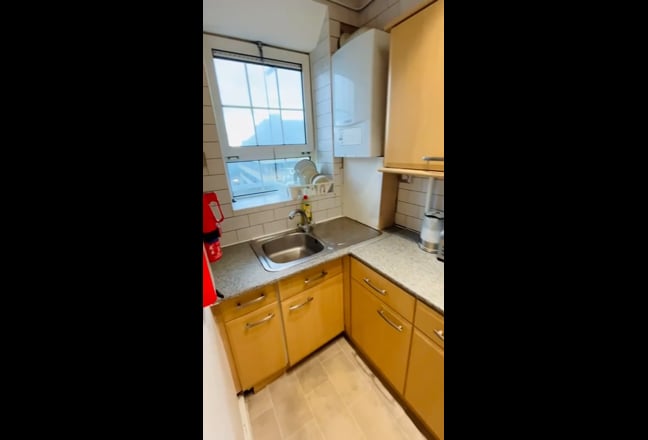 Spacious Double Rooms for Rent  Main Photo