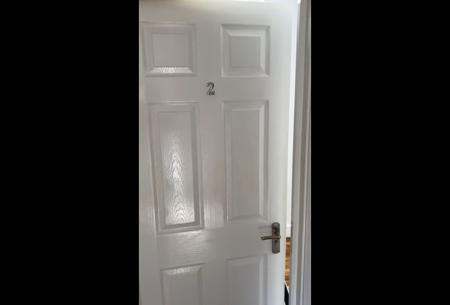 Two room Recently renovated professional flat Main Photo