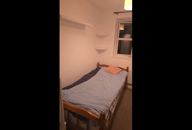 Single room in sharehouse Main Photo