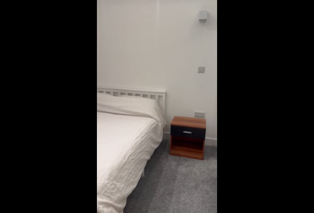 Spare room Main Photo