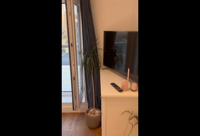 Stunning bedroom in idyllic modern house Main Photo