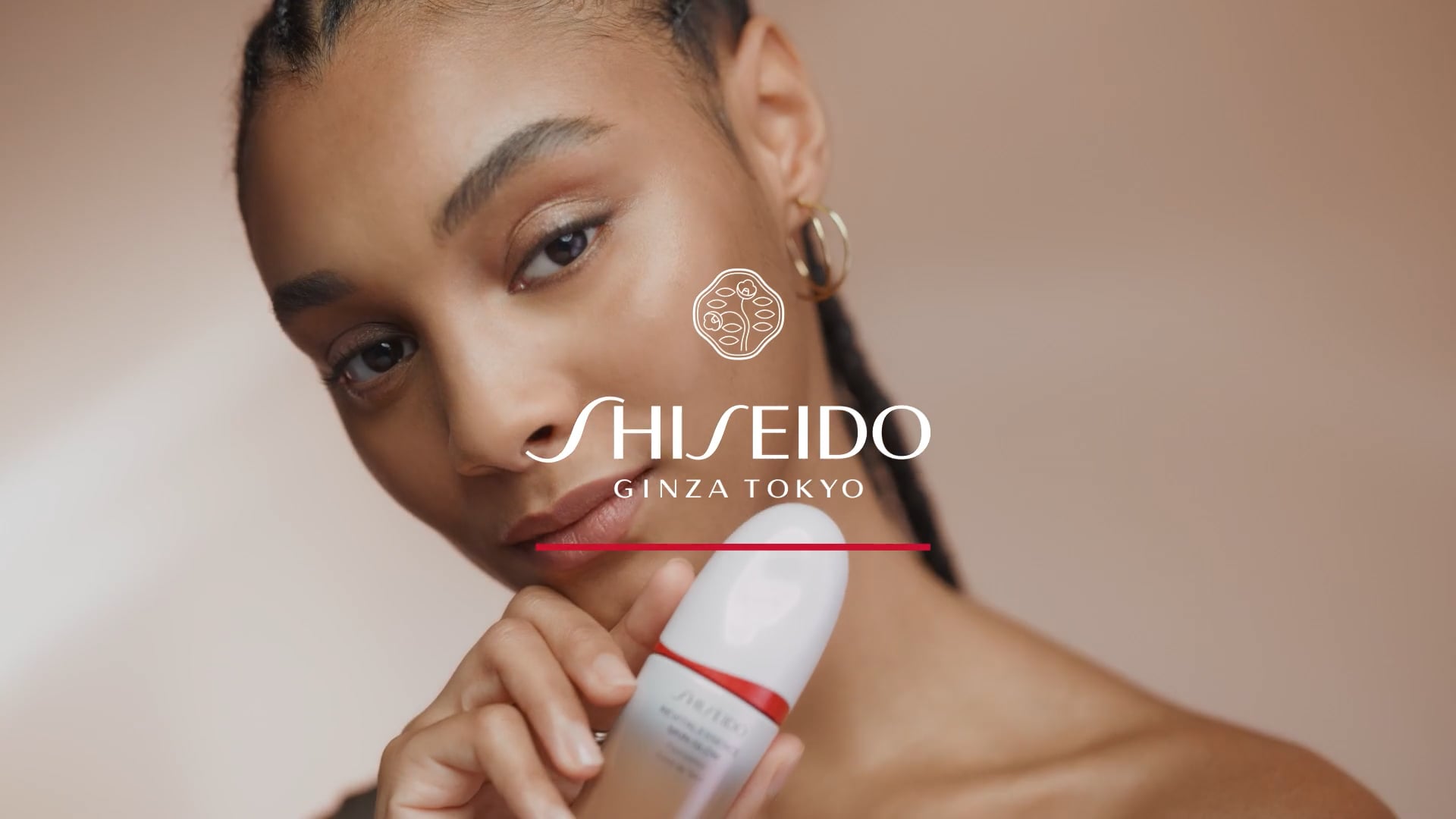 SHISEIDO - REVITALESSENCE SKIN GLOW Foundation