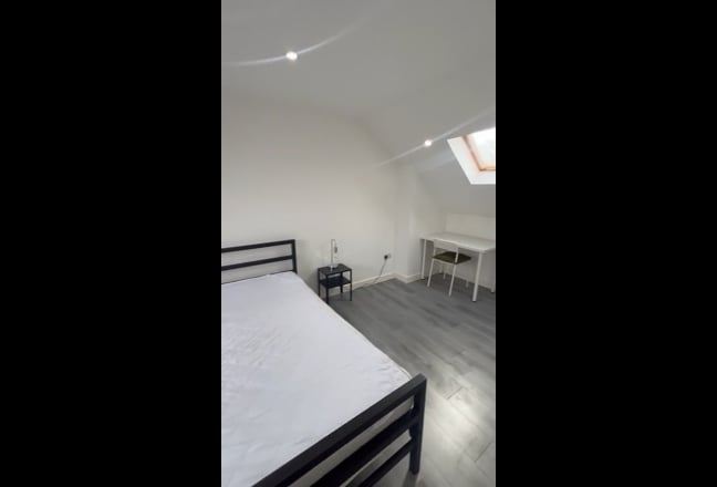  Orpington Flat - All Bills Included!  Main Photo