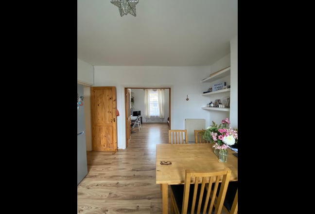 Large Bright Double Room  £1150/M Main Photo