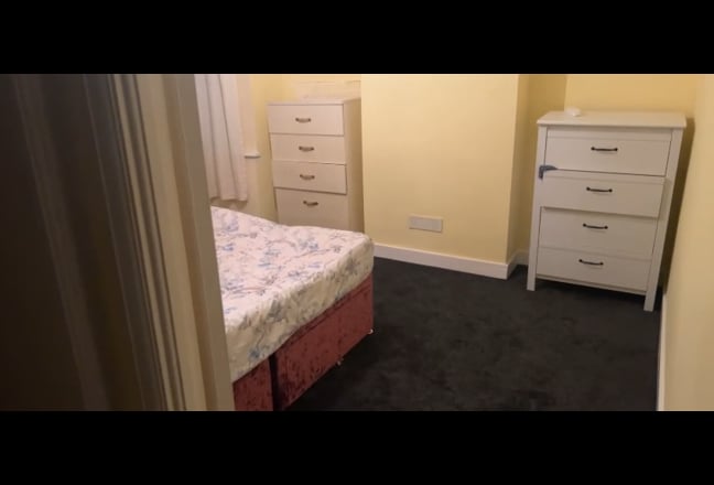 Double bed Room Available for couple or 1 Single i Main Photo