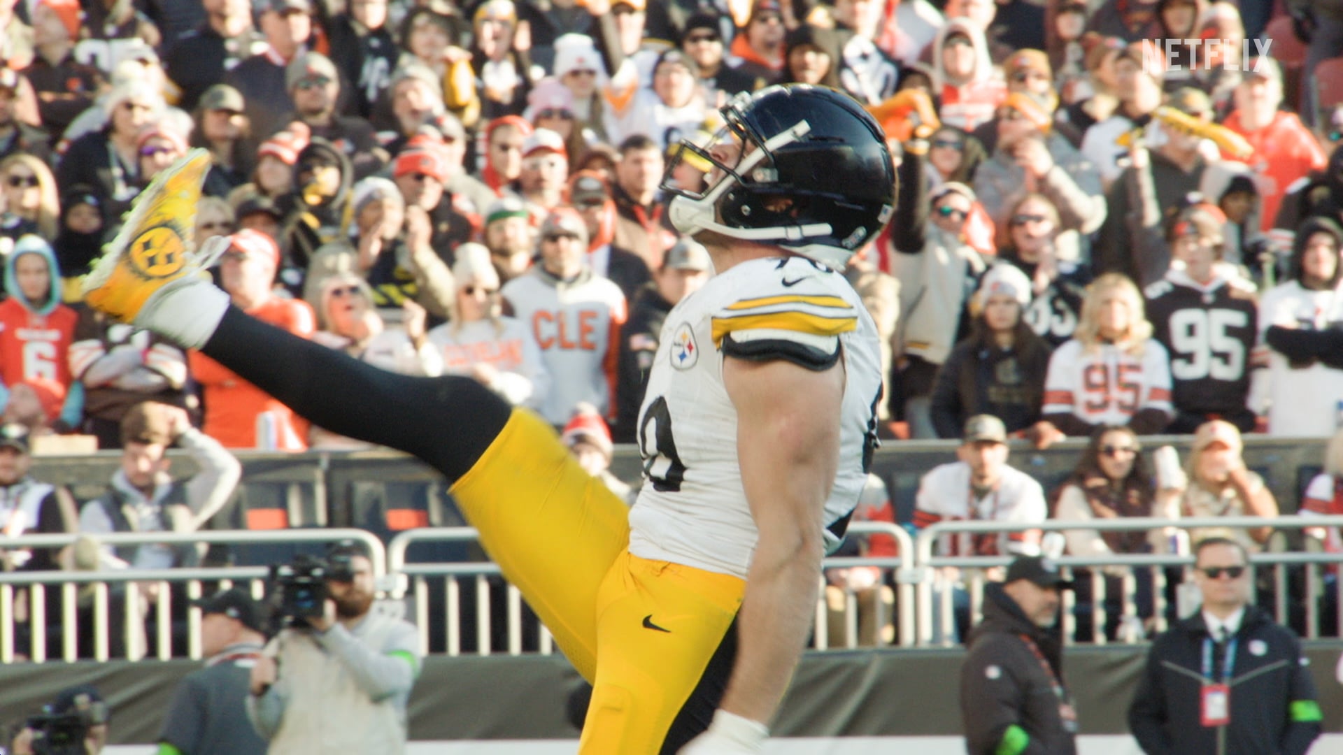 NFLX On Netflix – TV30 "World"