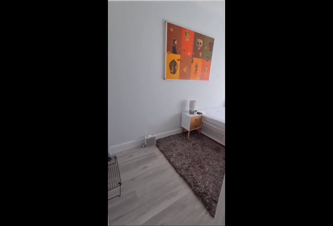 Spacious & Stylish Room–£1,200 (Bills Included) Main Photo