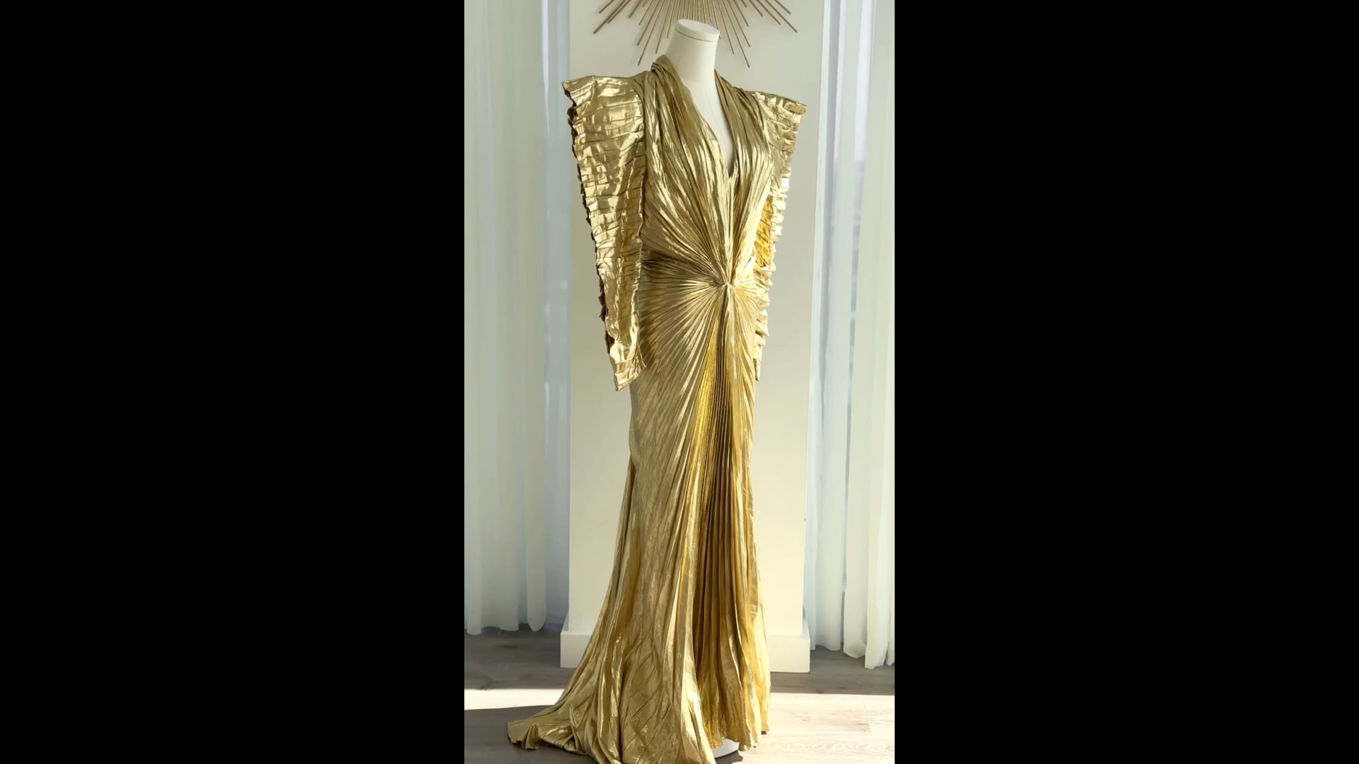 green emerald velvet dress Thierry Mugler Gold Lame Mini Dress main image 0