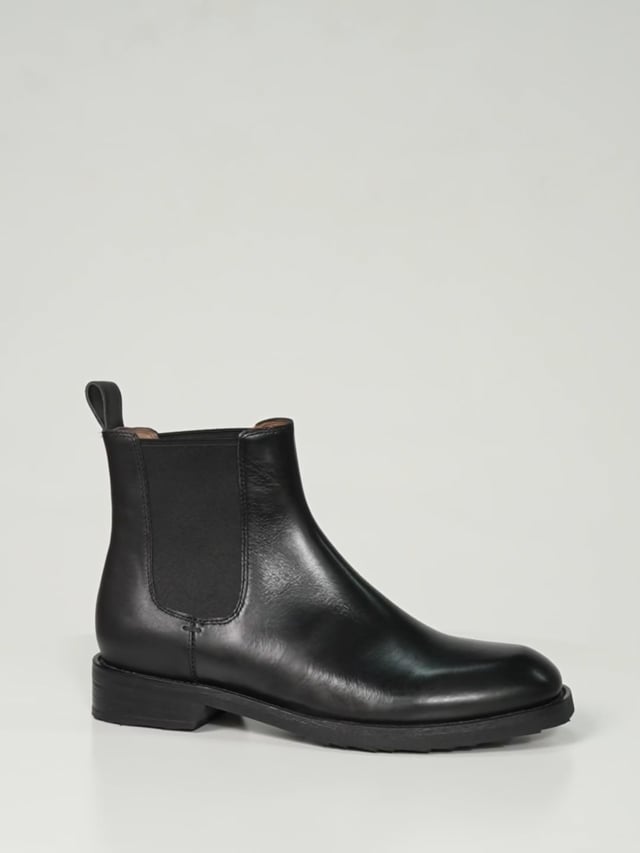 MANU / Black