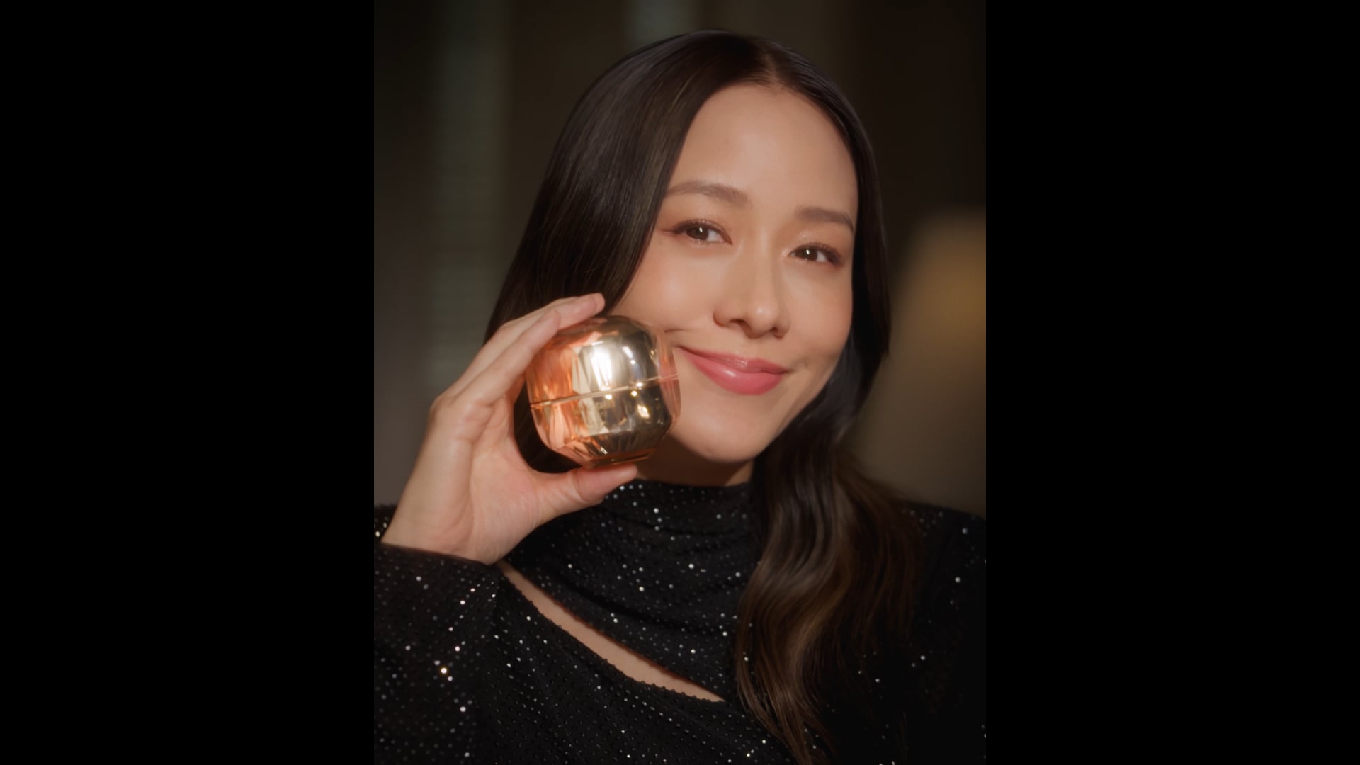 CLE DE PEAU 'Karena Lam - The power of radiance'  // Produced by DCinematic 滴 骰 映 画