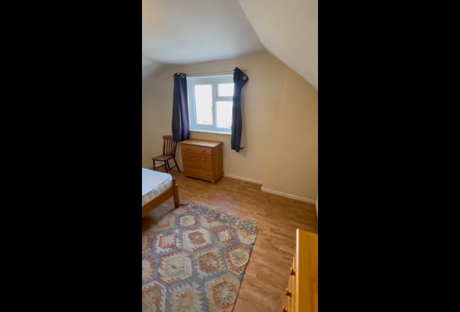 Large Furnished Double Room Located in Pershore Main Photo