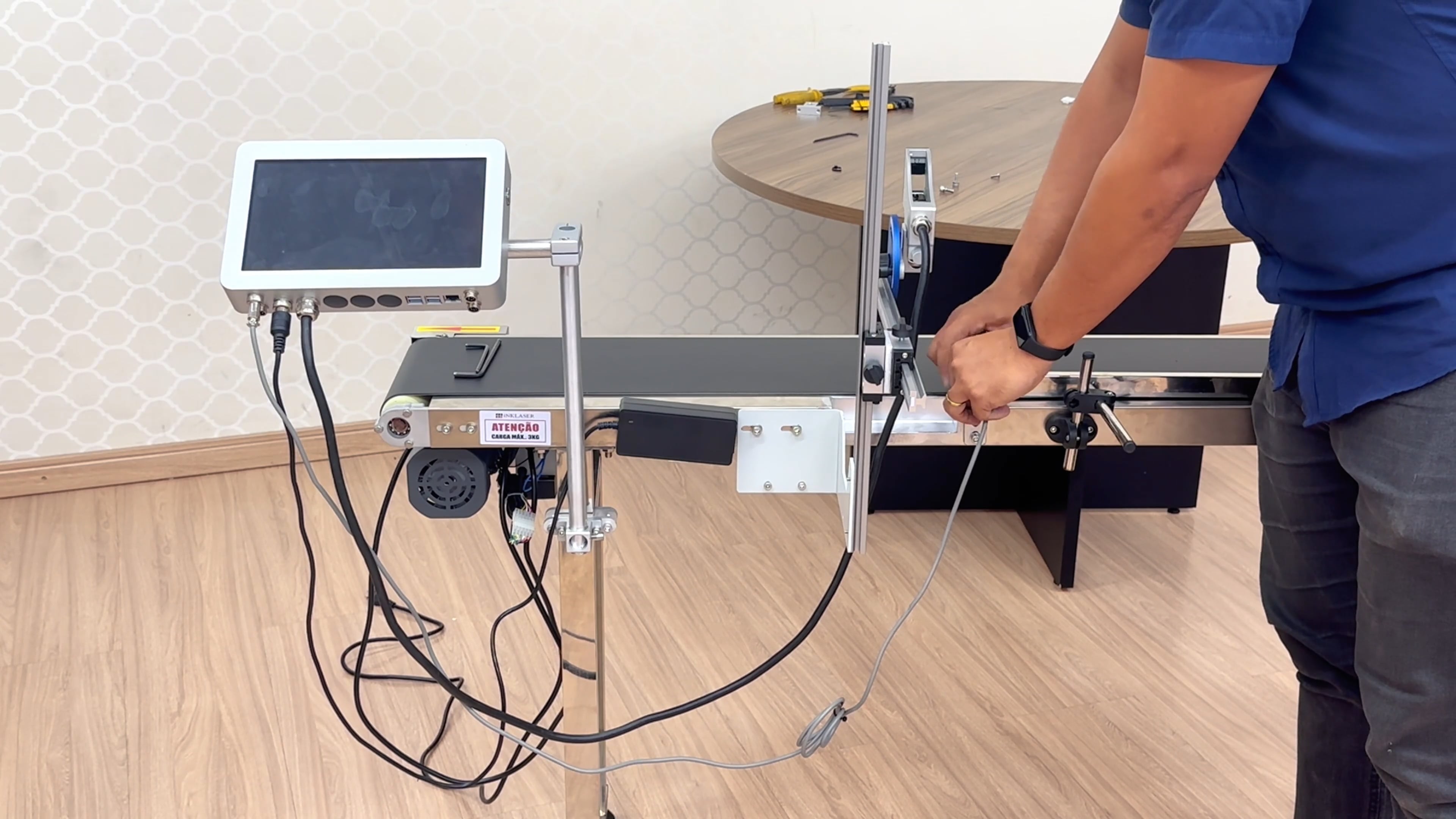 1998834858-9dd864e0bc6c4ca60645383a78b3d3575476e1e00b92ecb978e7fd034f0aaef2-d?f\u003dwebp\u0026region\u003dus