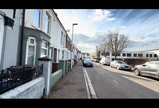 Video 1: Lounge