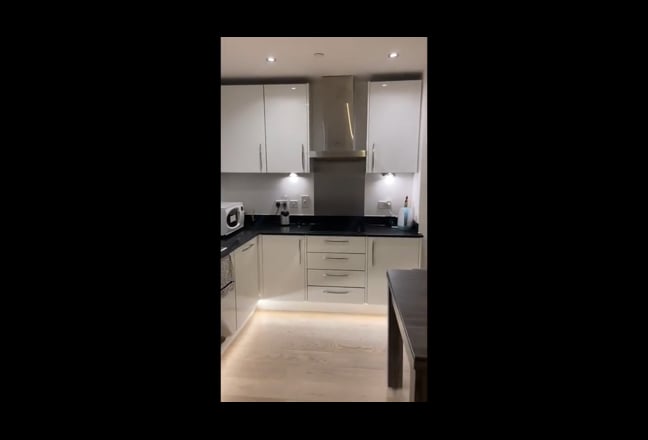 Large Bedroom, Modern Flat (All Bills inc.) Main Photo