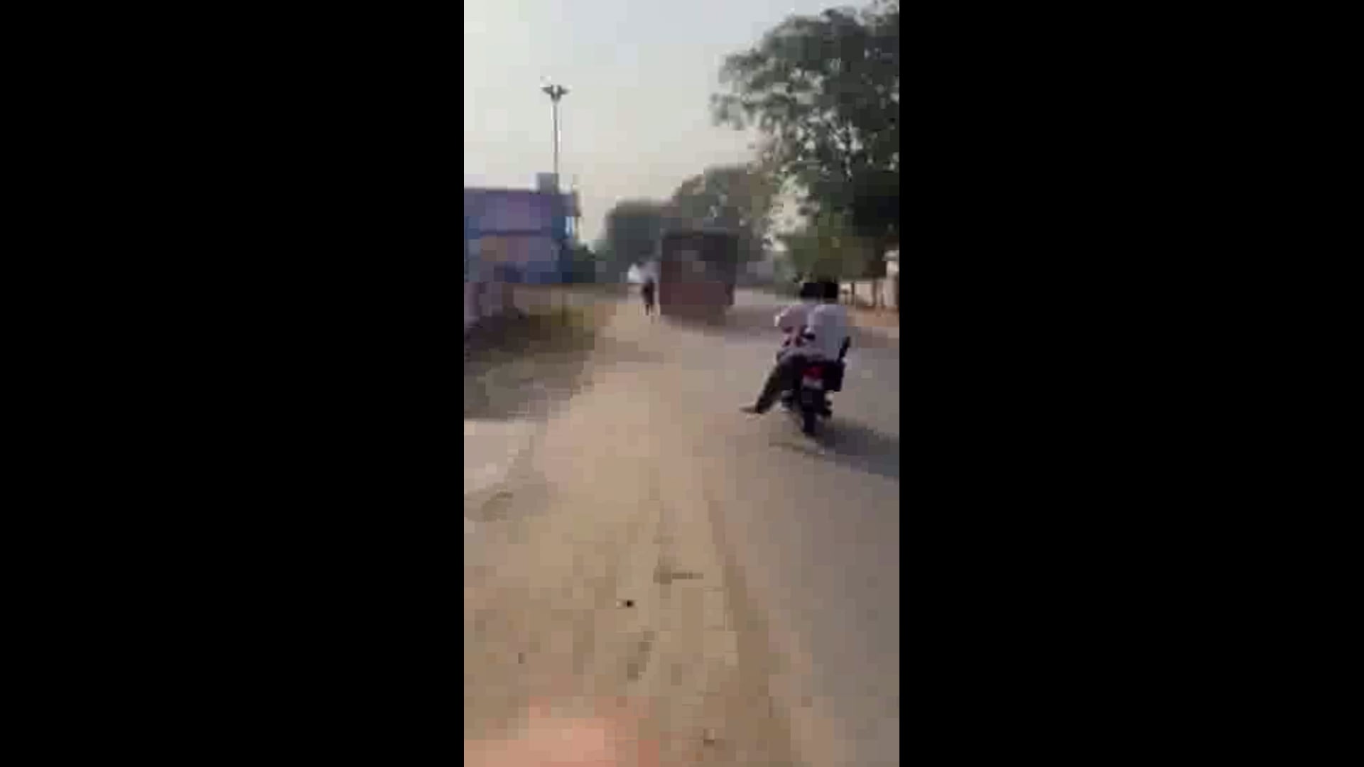 Tamil Nadu: Student going to take exam ran to catch bus, video goes viral #breaking