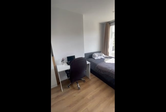 Massive Bid double room in Tottenham  Main Photo