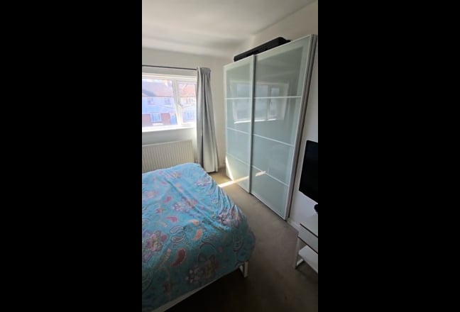 Modern Houseshare in Leafy Ealing (Bills inc.) Main Photo