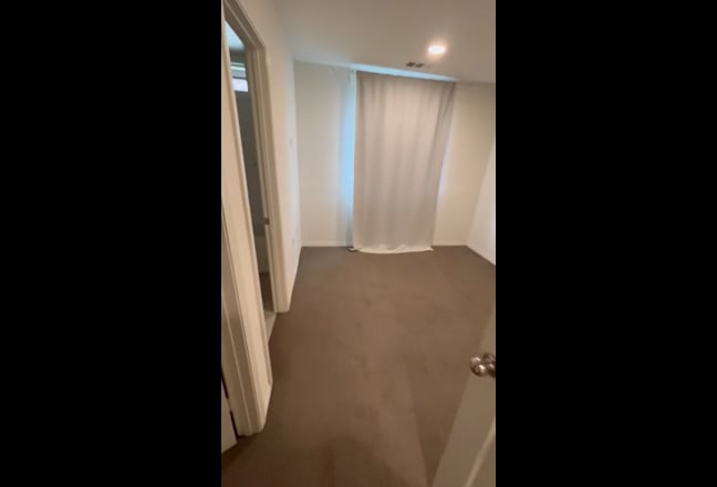Roommate wanted private bath and walk in closet Main Photo