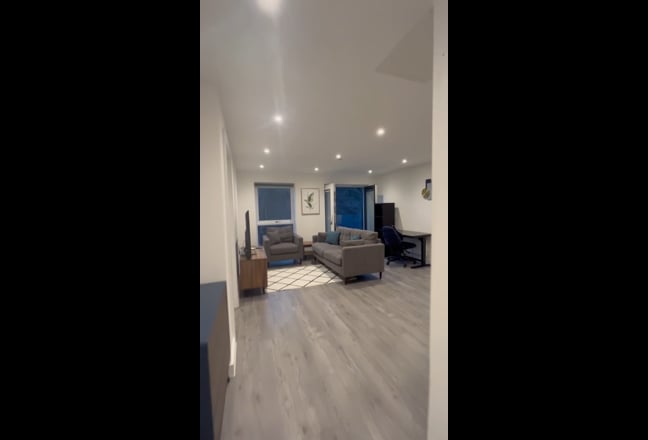 Furnished 2 bed 2 bath near city centre, w/parking Main Photo