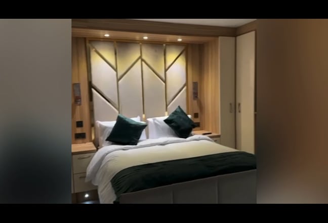 Female House Share Main Photo