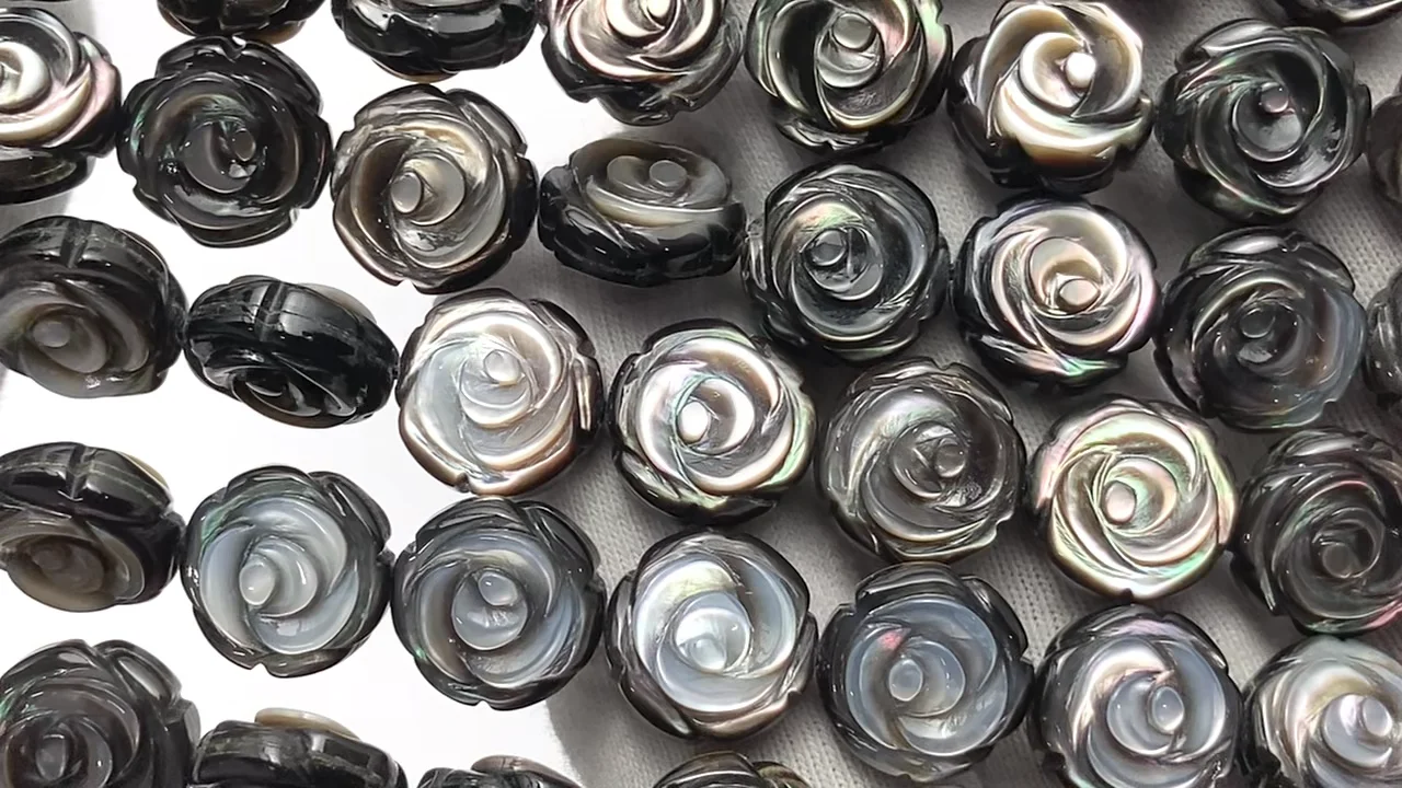 ブラックシェル(黒蝶貝) 薔薇彫刻(両面仕上げ)10×10×5mm 1/4連~1連