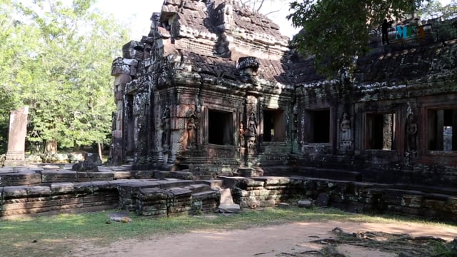 Cambodia, Angkor - Exploring the Buddhist Banteay Kdei Temple (Citadel of Chambers)