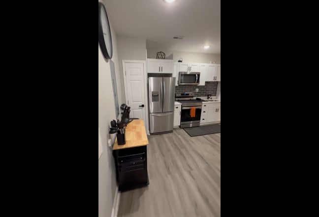 Basement Apartment Style Main Photo