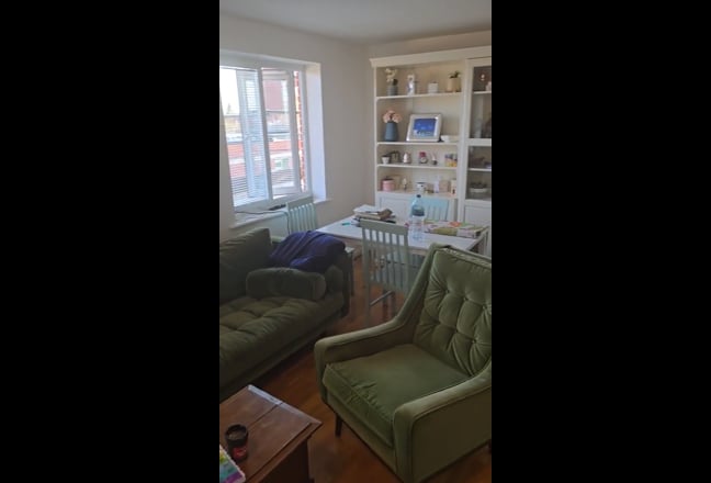 Girls only...double ensuite room in a lovely flat Main Photo