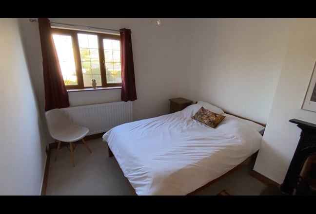 Lovely Large Room to Rent 5 Miles from Glastonbury Main Photo