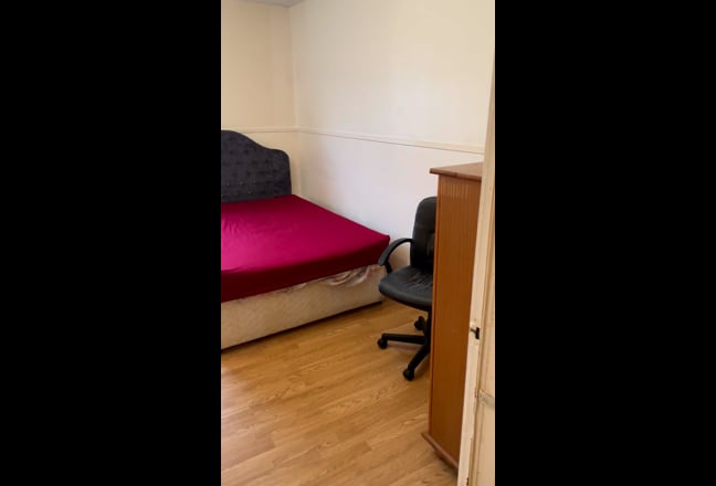 1 double room in a shared flat Main Photo