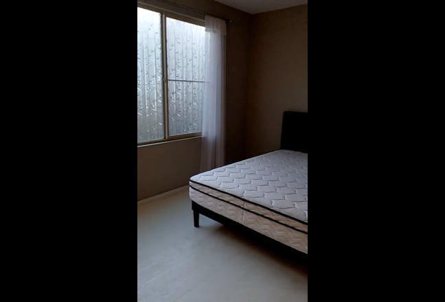 Master Suite In Modern Condo Main Photo
