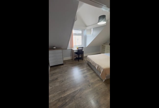 Beautiful Large Double Rooms All Bills Included Main Photo